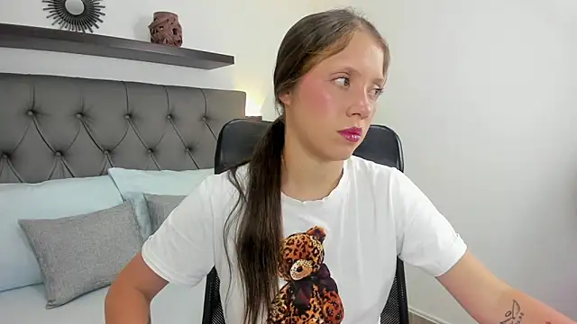 nataly rodri online show from October 2025 07:36:02 PM