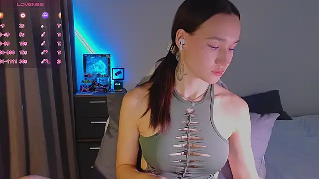 Snapshot of shey1i chatting on November 2025 01:03:02 PM shey1i online show from November 2025 01:03:02 PM