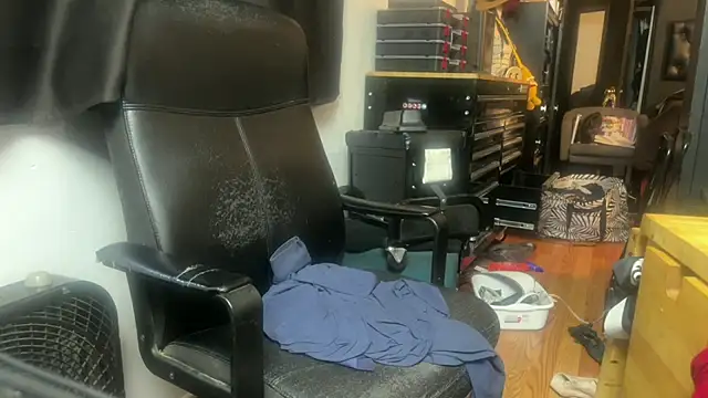 leanjamesdean online show from October 2025 03:13:02 PM