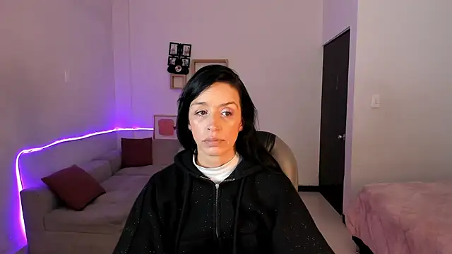 Kristen Garner online show from December 2025 07:17:01 PM