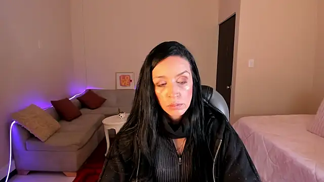 Kristen Garner online show from May 2026 08:25:02 PM