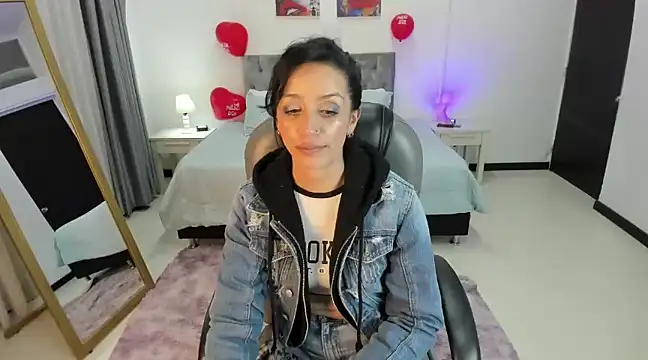 Kristen Garner online show from February 2025 07:44:01 PM
