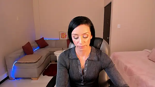 Snapshot of Kristen_Garner chatting on June 2026 08:32:01 PM Kristen Garner online show from June 2026 08:32:01 PM