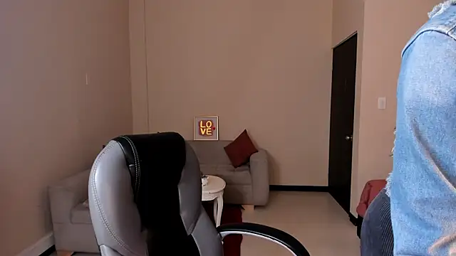 Kristen Garner online show from April 2026 08:34:01 PM