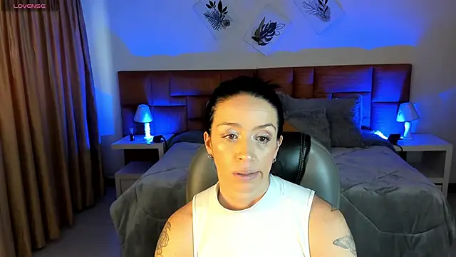 Kristen Garner online show from September 2025 08:13:01 PM