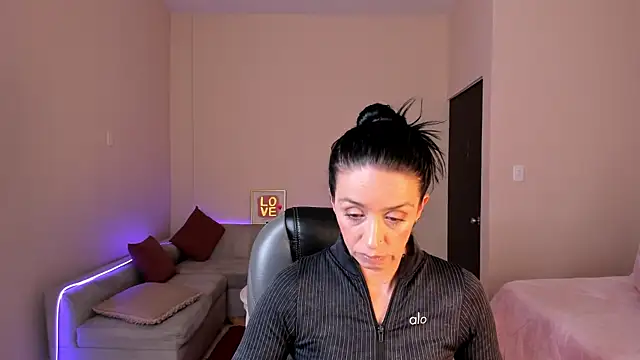 Kristen Garner online show from May 2026 08:19:01 PM