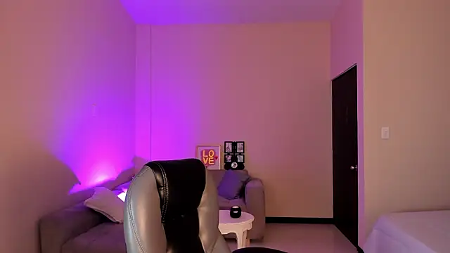 Kristen Garner online show from February 2026 08:04:01 PM