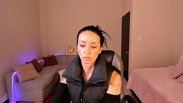 Kristen Garner online show from May 2026 08:15:01 PM