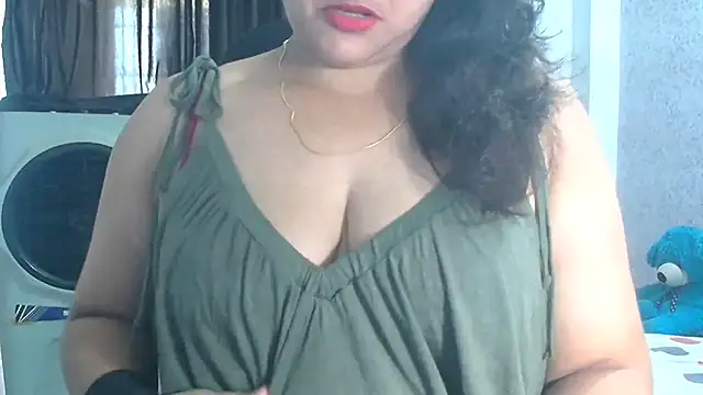 Snapshot of Maria_55 chatting on July 2026 07:07:01 AM Maria 55 online show from July 2026 07:07:01 AM