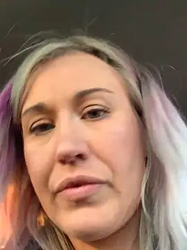 Snapshot of Dina-Light chatting on March 2025 04:39:02 PM Dina-Light online show from March 2025 04:39:02 PM