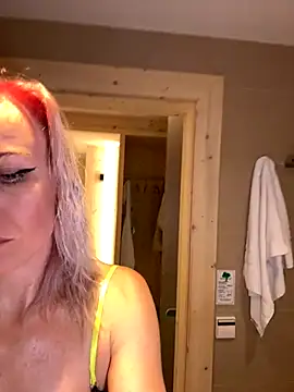 Snapshot of Dina-Light chatting on December 2024 09:40:01 PM Dina-Light online show from December 2024 09:40:01 PM