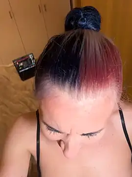 Snapshot of Dina-Light chatting on December 2024 08:28:02 PM Dina-Light online show from December 2024 08:28:02 PM