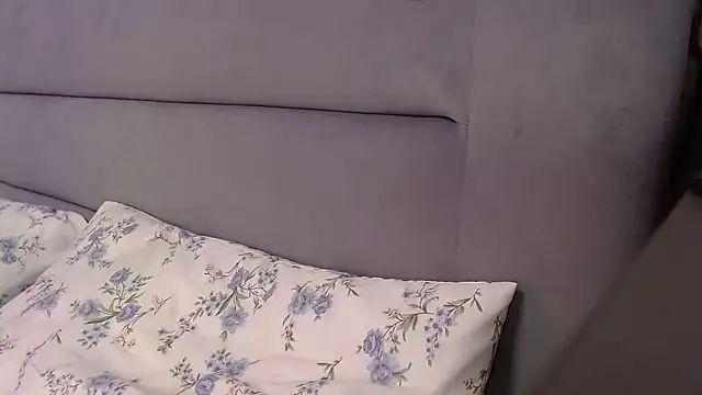 Snapshot of Viktoriiya_bald chatting on March 2025 10:46:01 AM Viktoriiya bald online show from March 2025 10:46:01 AM