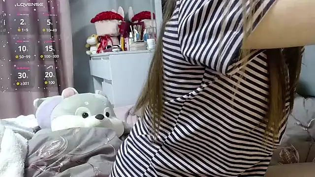 Snapshot of Viktoriiya_bald chatting on November 2025 01:43:02 AM Viktoriiya bald online show from November 2025 01:43:02 AM