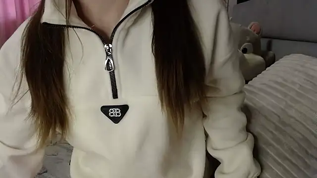 Snapshot of Viktoriiya_bald chatting on March 2025 01:01:01 PM Viktoriiya bald online show from March 2025 01:01:01 PM