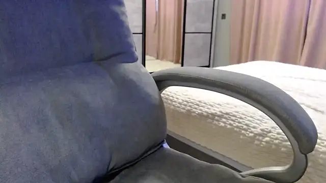 Snapshot of Viktoriiya_bald chatting on February 2025 03:53:01 PM Viktoriiya bald online show from February 2025 03:53:01 PM