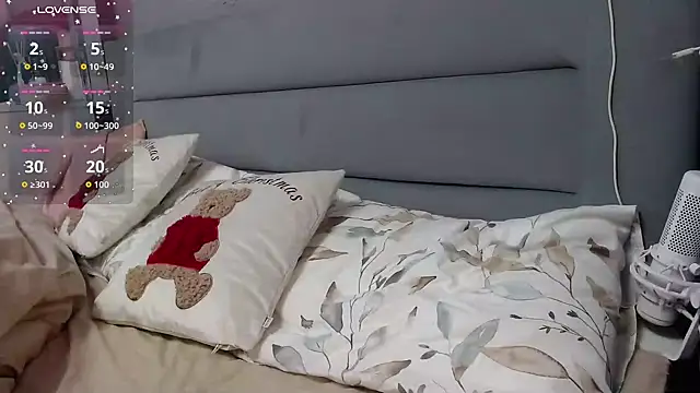 Snapshot of Viktoriiya_bald chatting on November 2025 11:11:02 AM Viktoriiya bald online show from November 2025 11:11:02 AM