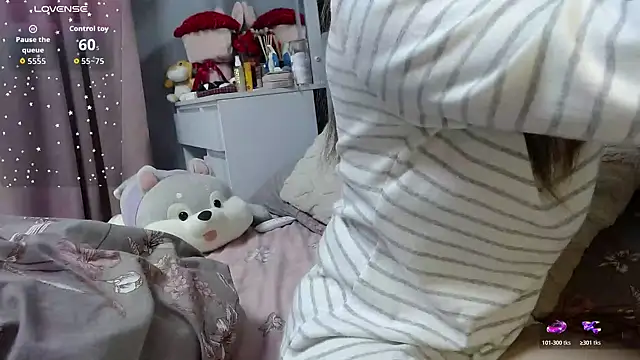 Snapshot of Viktoriiya_bald chatting on November 2025 10:46:02 PM Viktoriiya bald online show from November 2025 10:46:02 PM