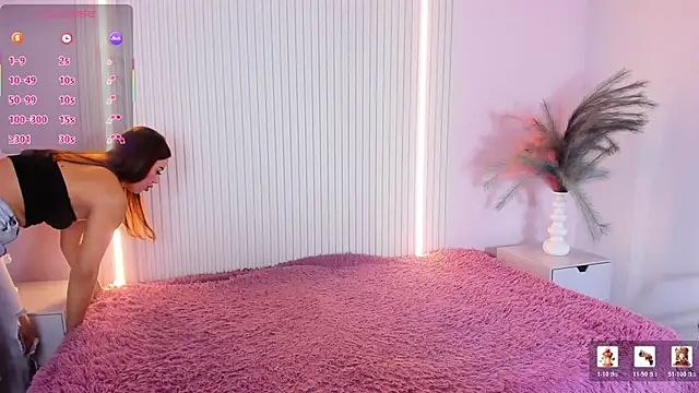 EmilyEvans7 online show from April 2026 07:40:02 PM