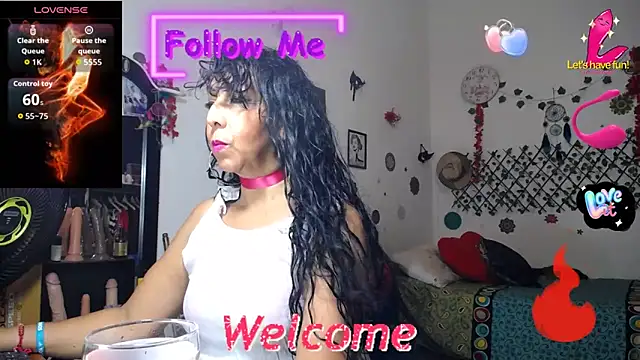 YourWhoreXX online show from September 2025 01:06:01 PM