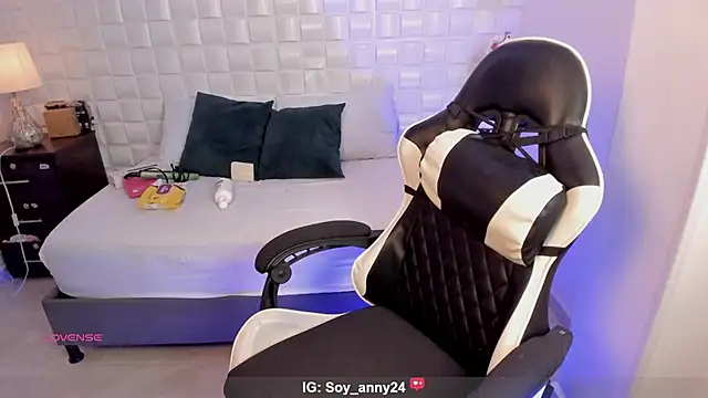 anny rouse24 online show from January 2026 02:37:01 AM