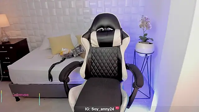 anny rouse24 online show from February 2026 02:22:01 AM