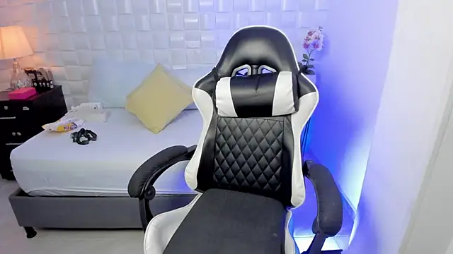 anny rouse24 online show from April 2026 02:30:02 AM