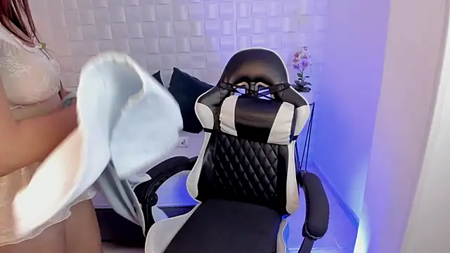 anny rouse24 online show from January 2026 02:07:01 AM