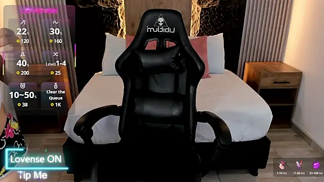 nicolleu99 online show from March 2025 03:28:02 PM