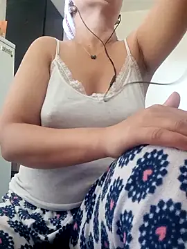 lolo890 online show from October 2025 11:19:01 AM