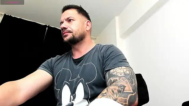 musclemonster31 online show from November 2025 10:21:02 PM