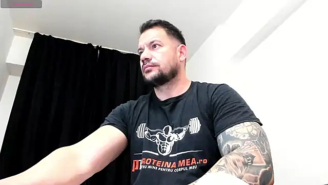 musclemonster31 online show from December 2025 08:41:02 PM