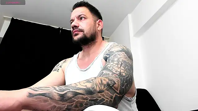 musclemonster31 online show from December 2025 12:00:02 AM