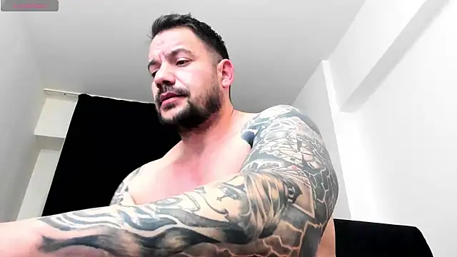 musclemonster31 online show from February 2026 10:15:02 PM