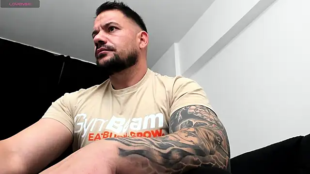 musclemonster31 online show from October 2025 12:24:02 PM