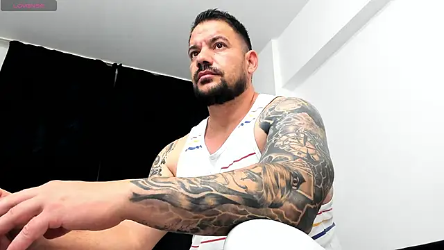 musclemonster31 online show from October 2025 03:07:01 AM