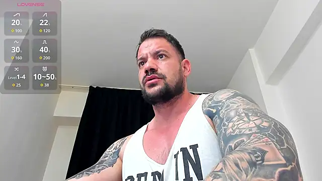 Snapshot of musclemonster31 chatting on April 2026 10:32:01 PM musclemonster31 online show from April 2026 10:32:01 PM