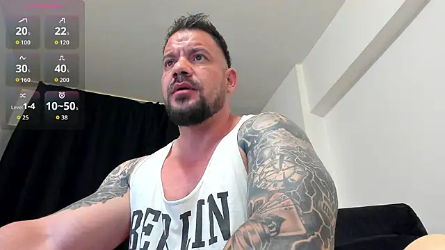 Snapshot of musclemonster31 chatting on June 2026 06:12:02 PM musclemonster31 online show from June 2026 06:12:02 PM