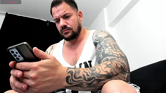 musclemonster31 online show from September 2025 12:44:01 PM