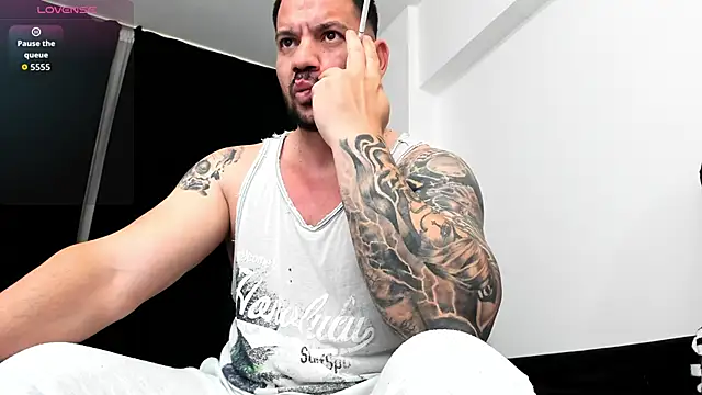 musclemonster31 online show from November 2025 11:14:01 AM