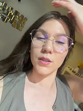 AmelieLaurent  online show from December 2025 01:54:02 AM