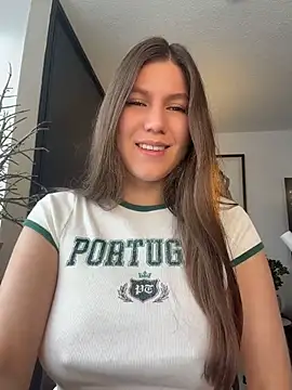 AmelieLaurent  online show from July 2026 04:58:01 PM