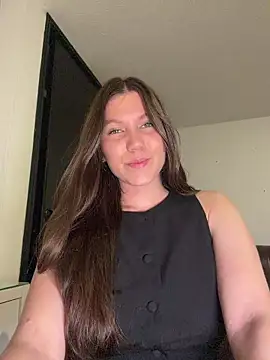 AmelieLaurent  online show from January 2026 04:30:01 AM