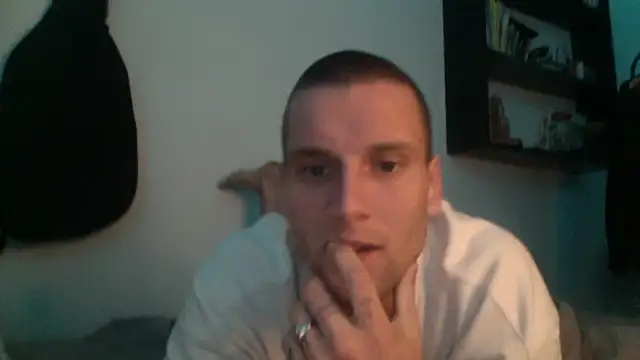 ETHAN MOORE online show from June 2026 01:43:01 AM