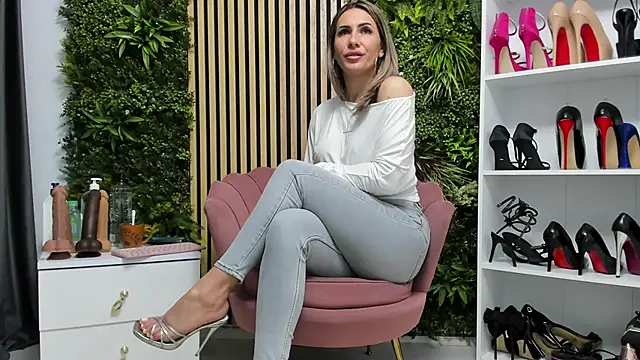 sweetcherry30 online show from May 2026 06:13:02 AM