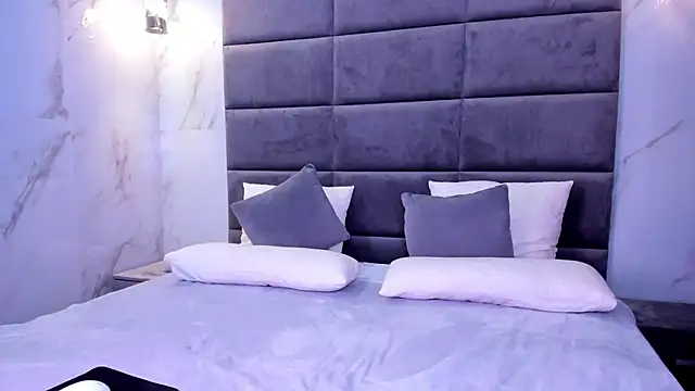 Lexi Split online show from November 2025 01:43:01 AM