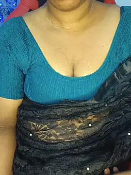 Snapshot of Malluivaniya chatting on June 2026 06:19:02 PM Malluivaniya online show from June 2026 06:19:02 PM