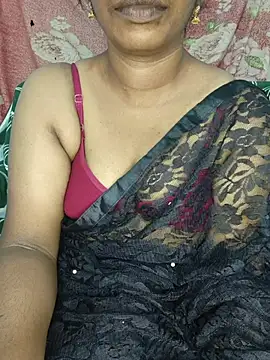 Snapshot of Malluivaniya chatting on October 2025 06:05:01 PM Malluivaniya online show from October 2025 06:05:01 PM
