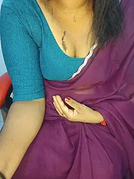 Snapshot of Malluivaniya chatting on June 2026 05:54:02 PM Malluivaniya online show from June 2026 05:54:02 PM