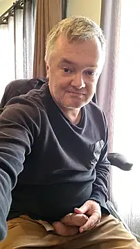 MichOxxford online show from November 2025 03:18:01 AM